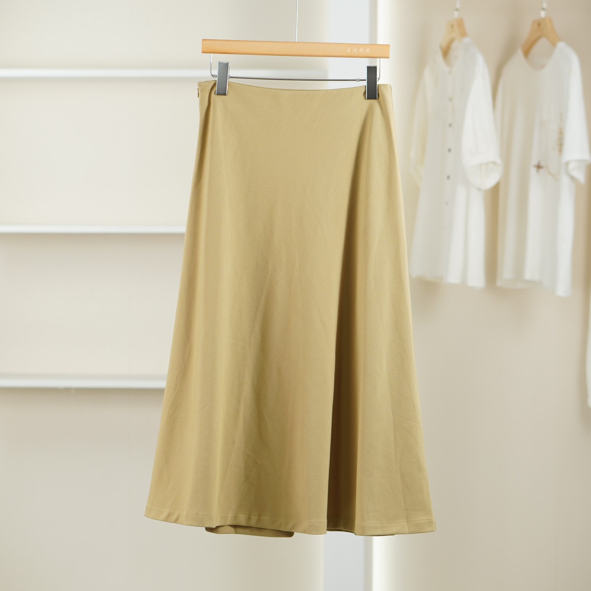 麦迪尚品 一路童行【沙YM】31020359气质高腰半裙春秋女专柜撤柜