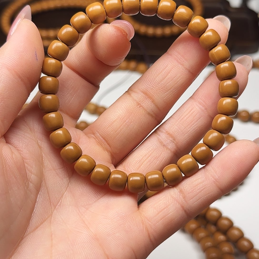 k***k吊坠猴头核桃卡老型7.8