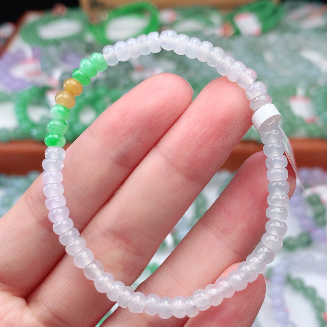 翡翠手链未镶嵌翡翠