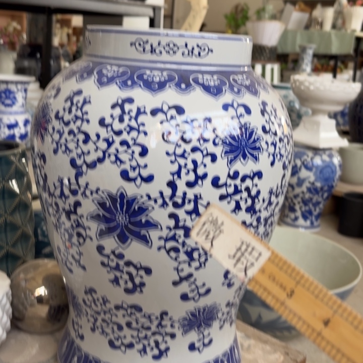 微瑕青花瓷器值得购买
