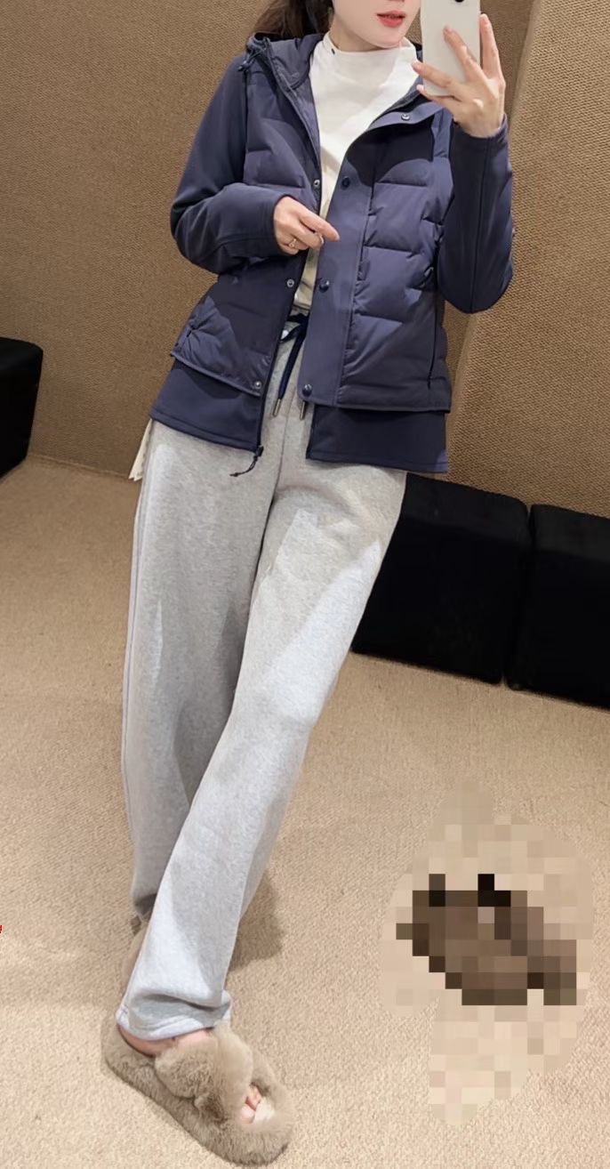 90白鹅绒连帽羽绒服女新款拼接保暖外套