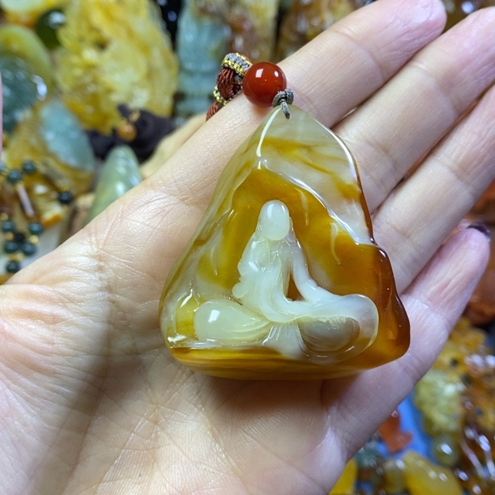 蛇纹石玉颈饰未镶嵌