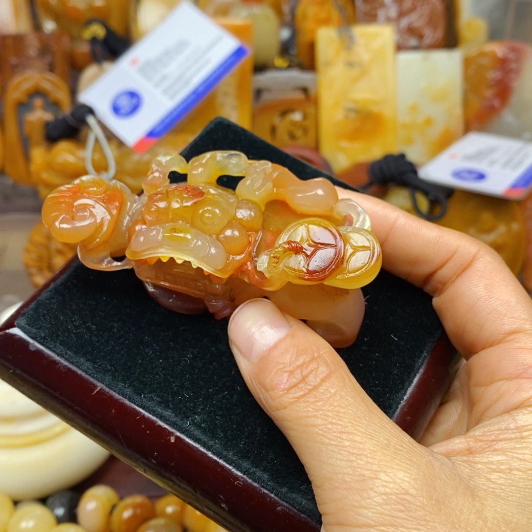 石英质玉颈饰未镶嵌