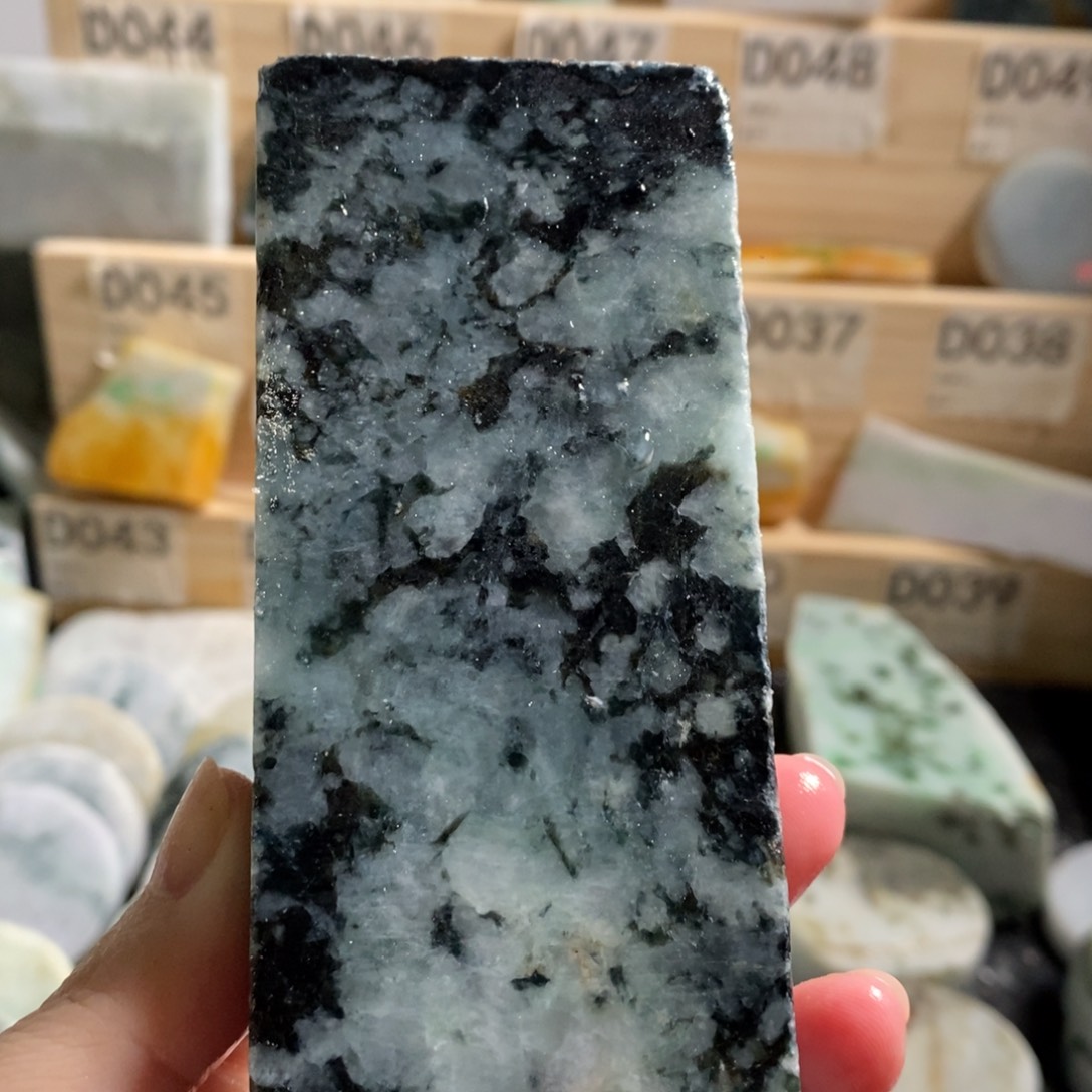 颈饰未镶嵌翡翠天然翡翠