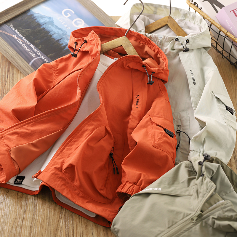 男童外套儿童冲锋衣秋季户外服防风上衣2024春秋新款男孩连帽夹克