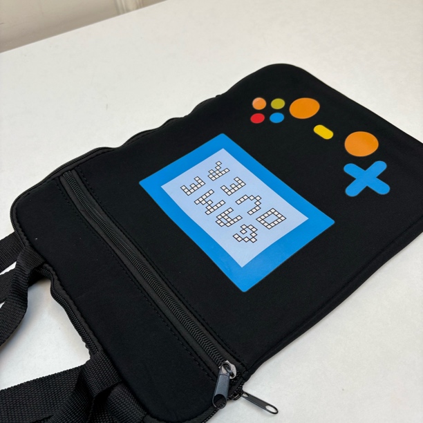 56753 游戏主题，13.5寸减震电脑包，尺寸：30x23cm