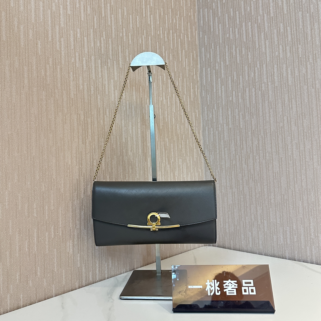 95新 FERRAGAMO/菲拉格慕 一桃/菲拉格慕 灰色woc单肩麻将