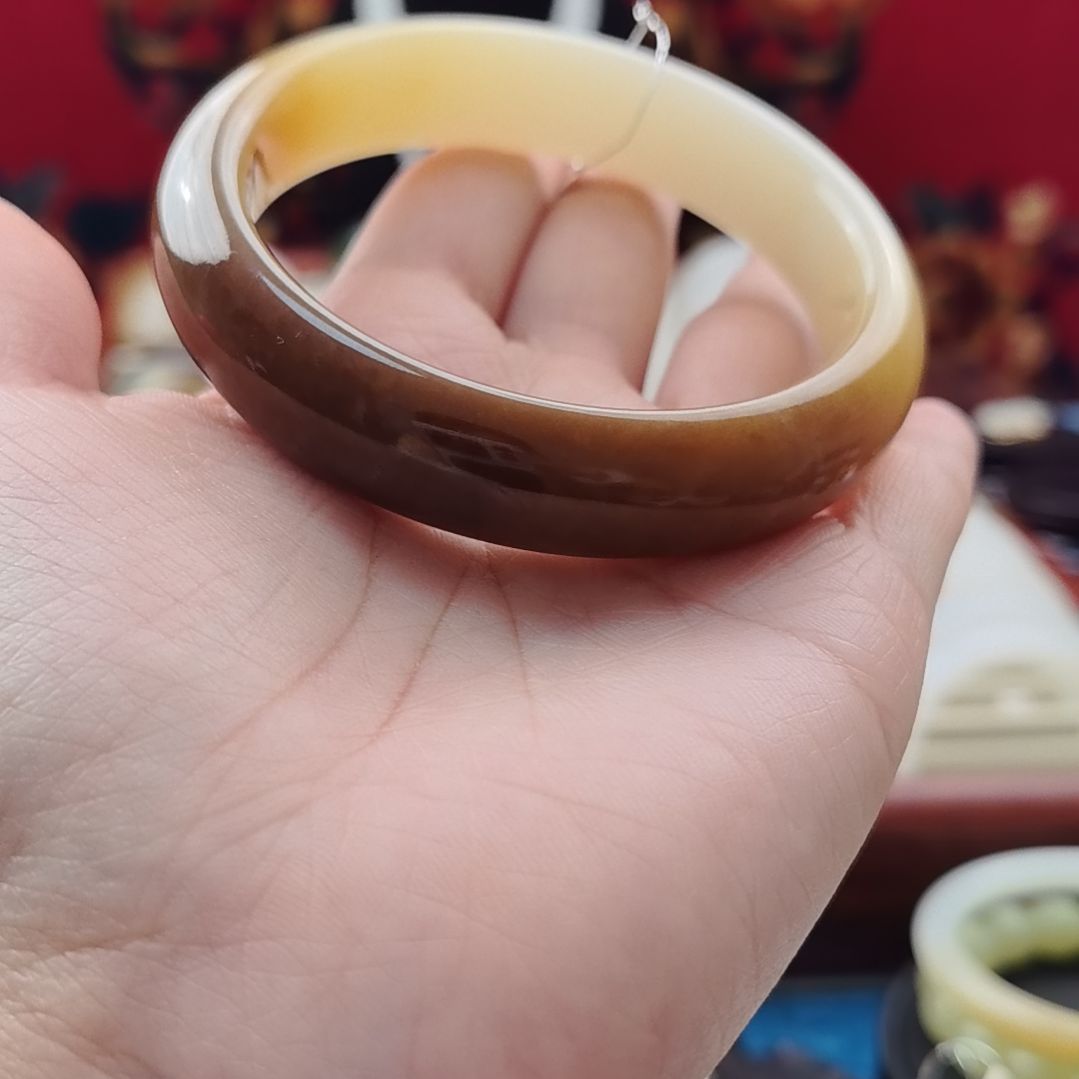 和田玉（糖玉）未镶嵌手镯