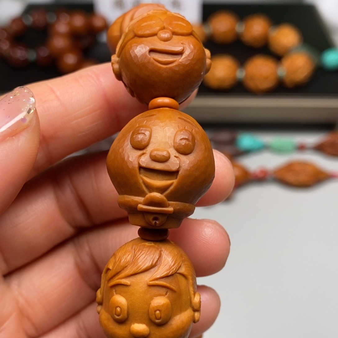 橄榄核吊坠机器猫手串