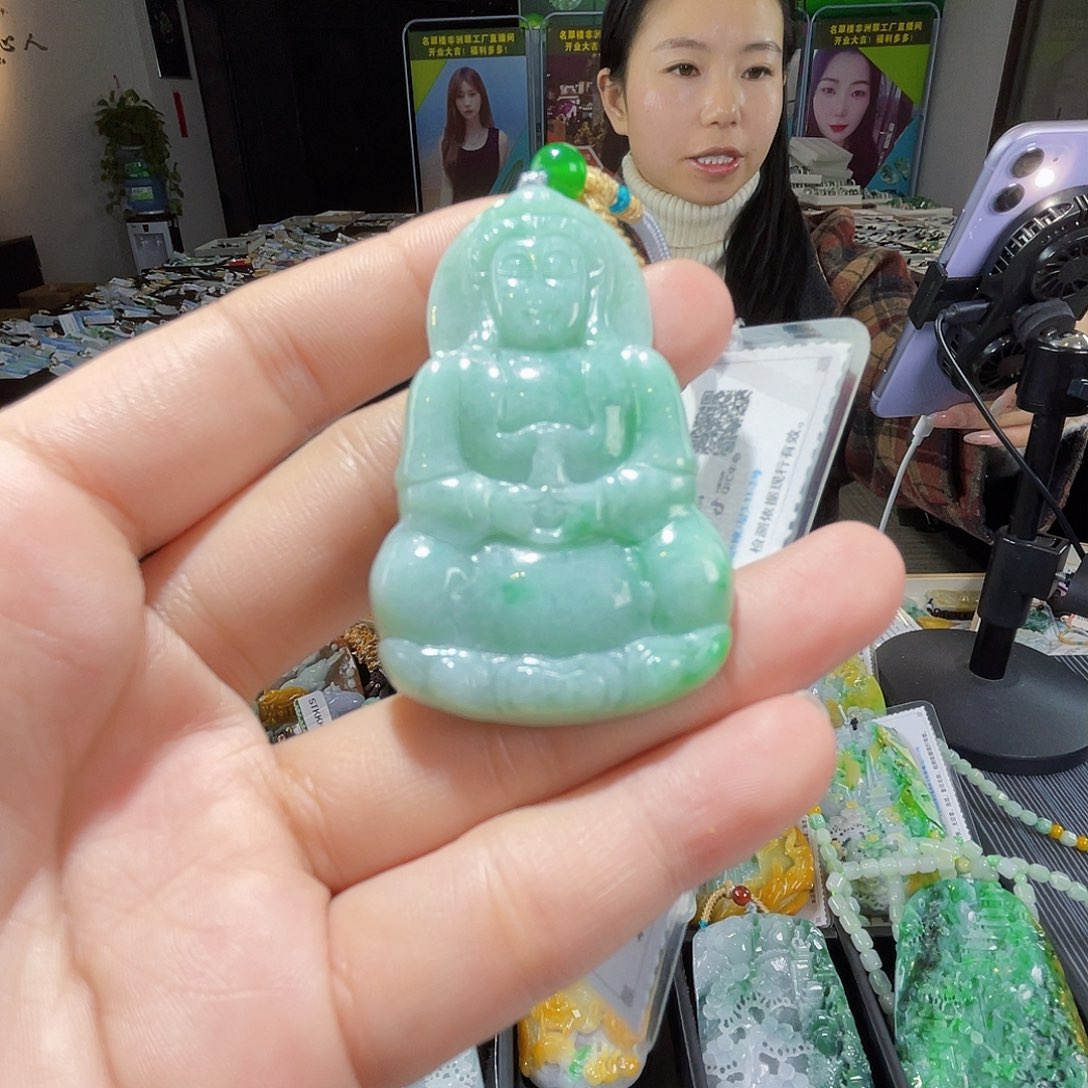 颈饰未镶嵌翡翠一