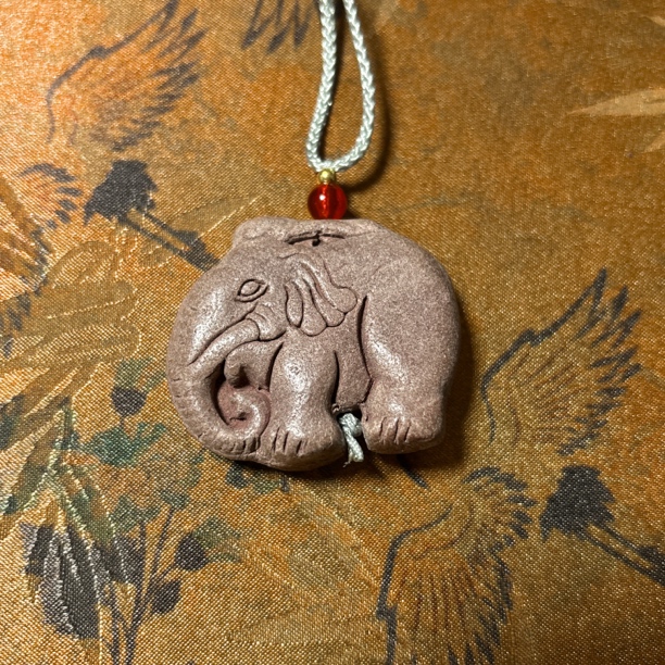 尘香如故 大象款紫气东来龙涎香合香牌