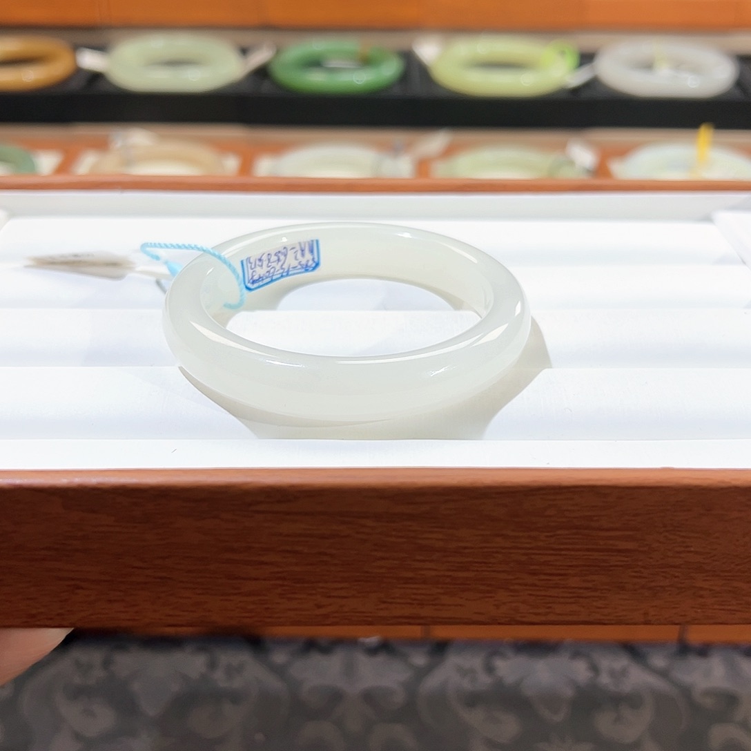 和田玉手镯未镶嵌  【冰白】