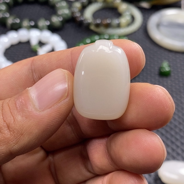 和田玉未镶嵌手链