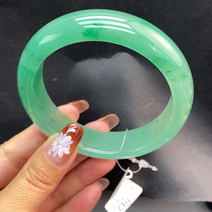 石英质玉未镶嵌手镯