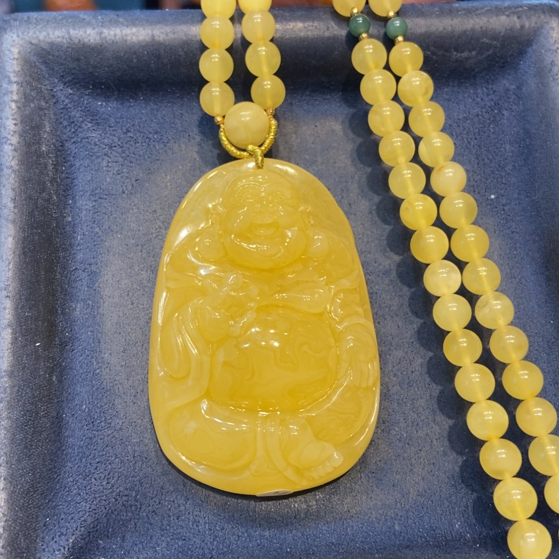 琥珀未镶嵌颈饰蜜蜡