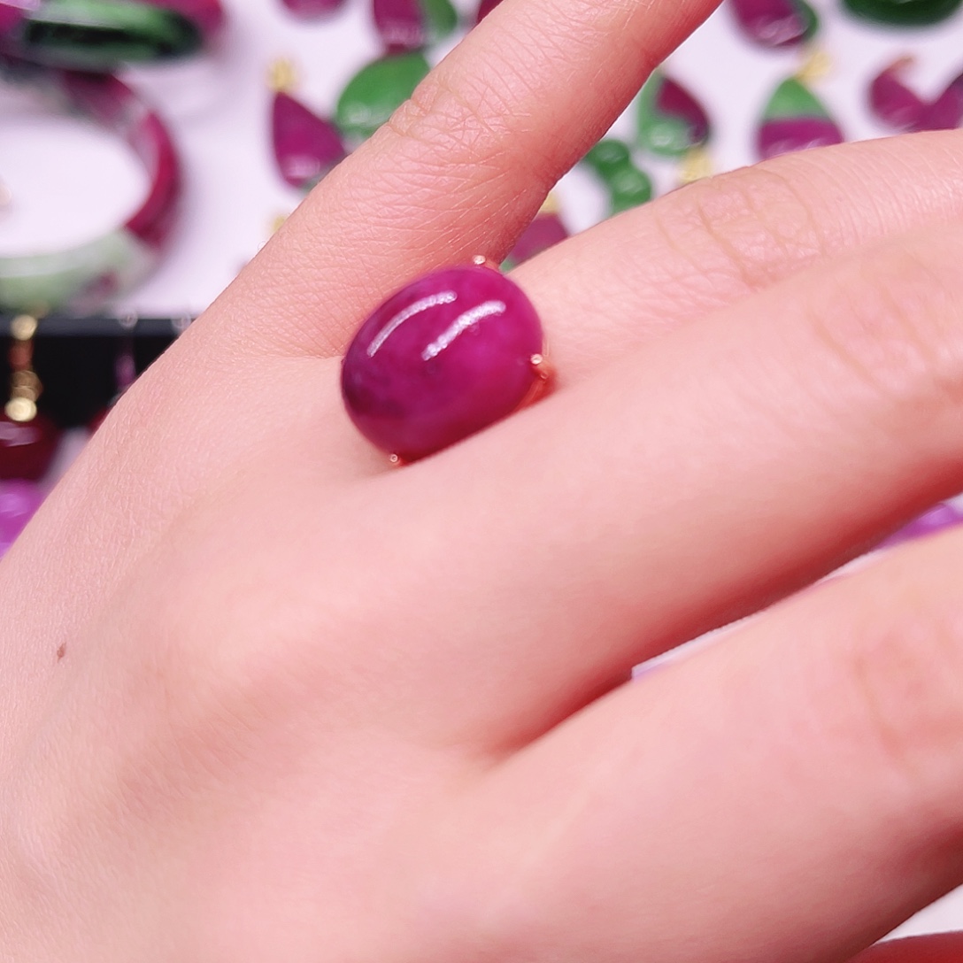 戒指红宝石未镶嵌