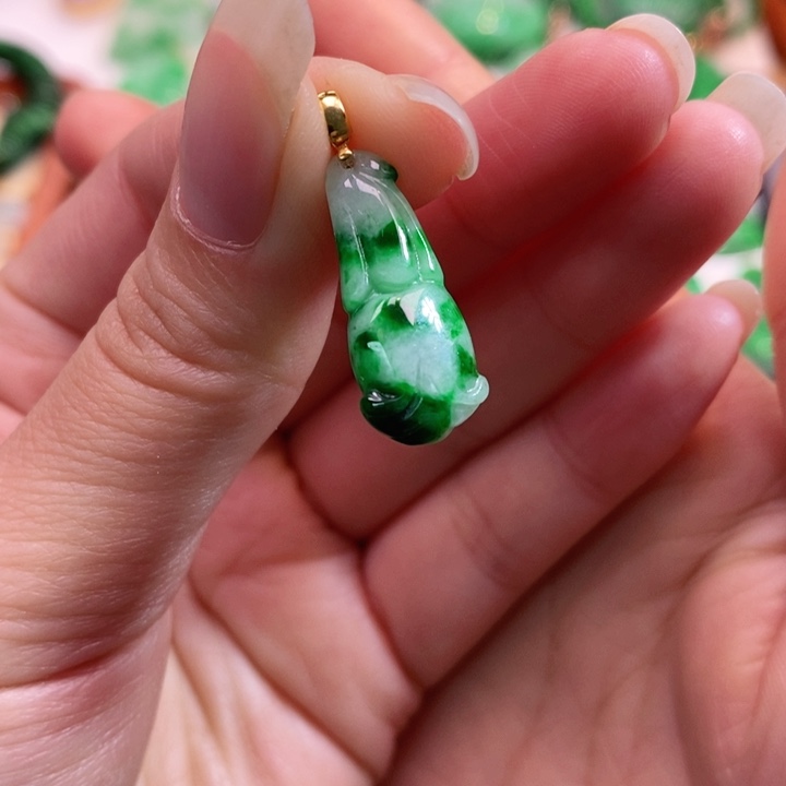 颈饰未镶嵌翡翠吊坠