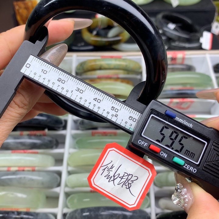 蛇纹石玉未镶嵌手镯867