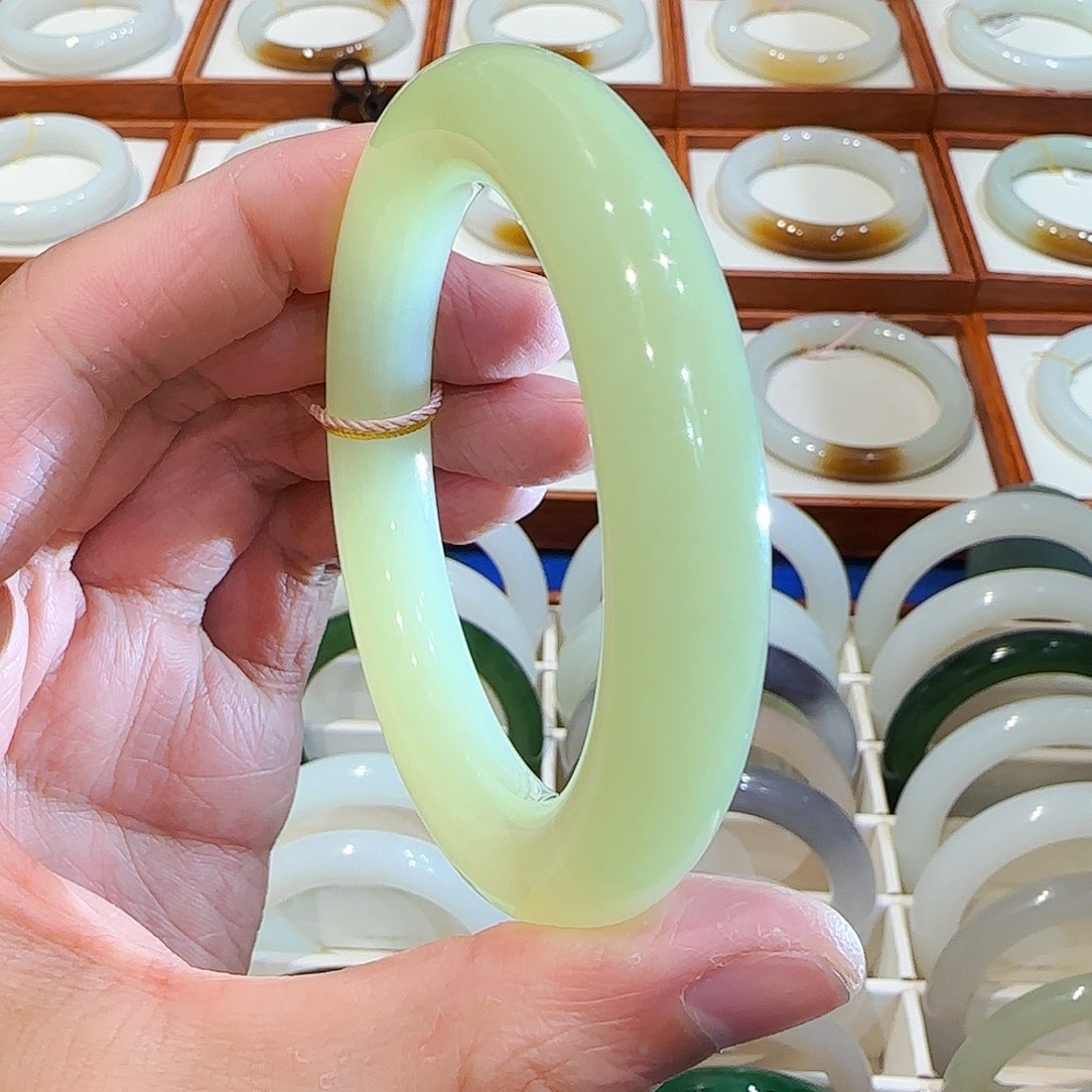 和田玉手镯未镶嵌新疆胖圆黄口54 55 56