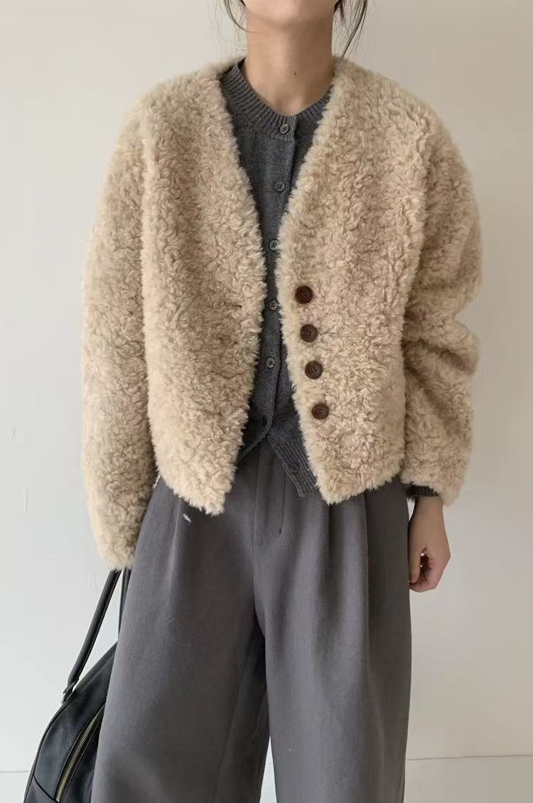 2025新款V领休闲冬季韩版外套100羊毛精致长袖秋冬百搭显瘦小个子