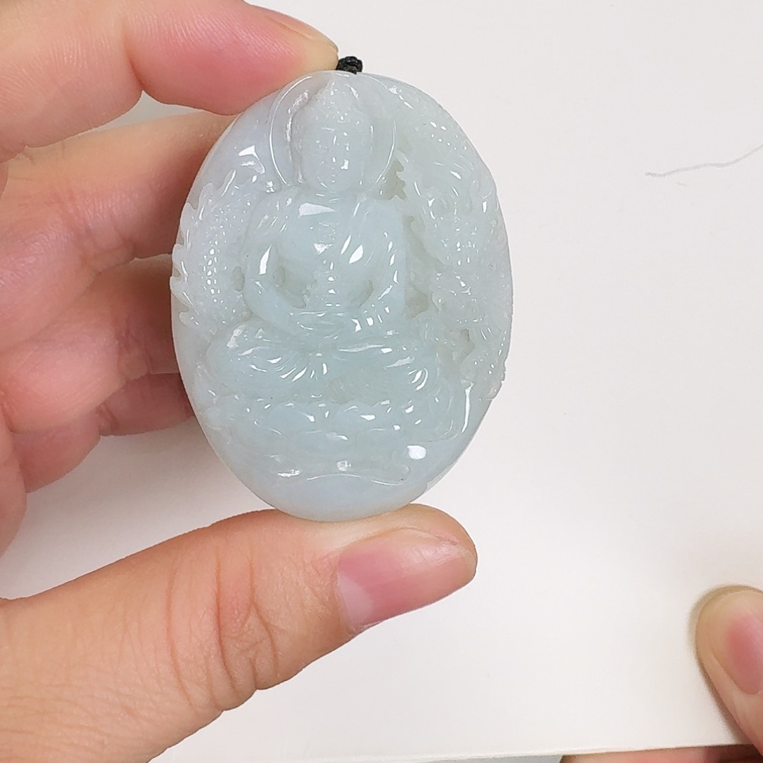 翡翠颈饰未镶嵌大日如来