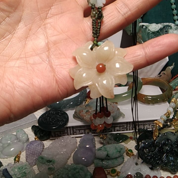 翡翠吊坠(赠链)足银镀金镶嵌