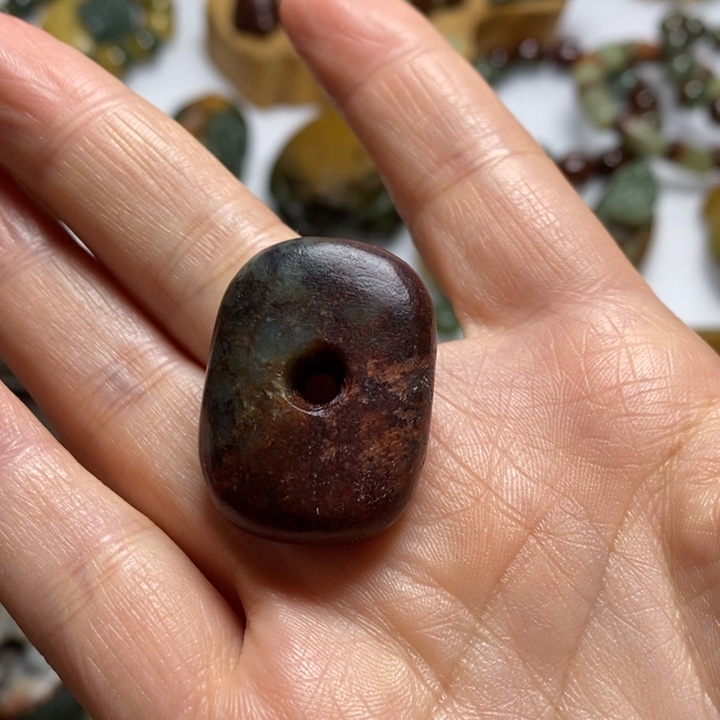 岫岩河磨玉（透闪石质玉）挂坠未镶嵌