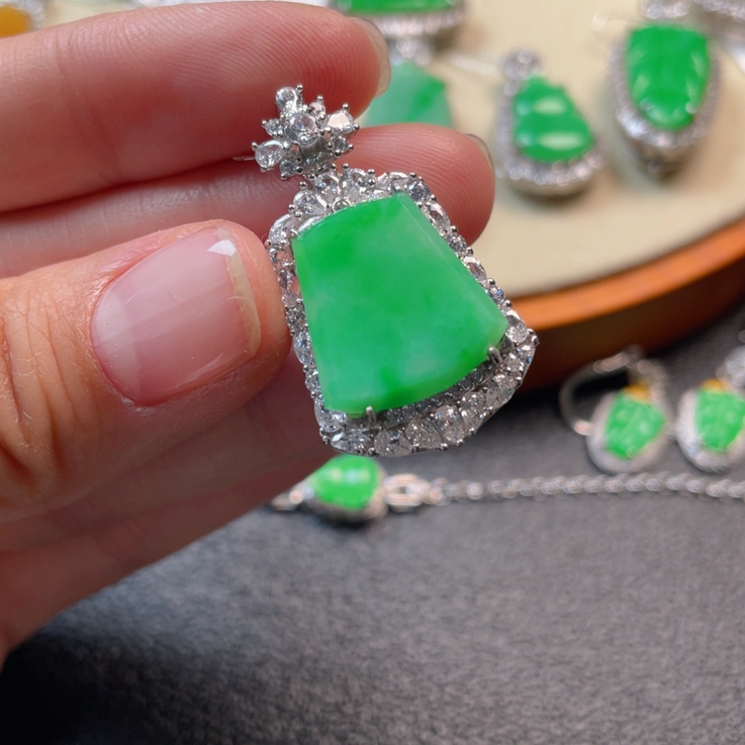 翡翠吊坠(不含链)银S925镶嵌