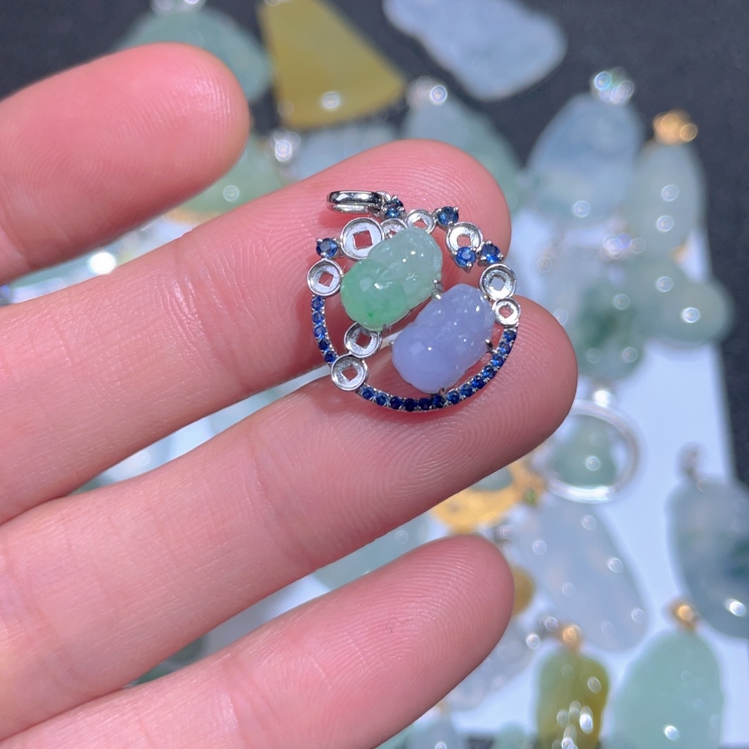 翡翠颈饰18K金镶嵌翡翠