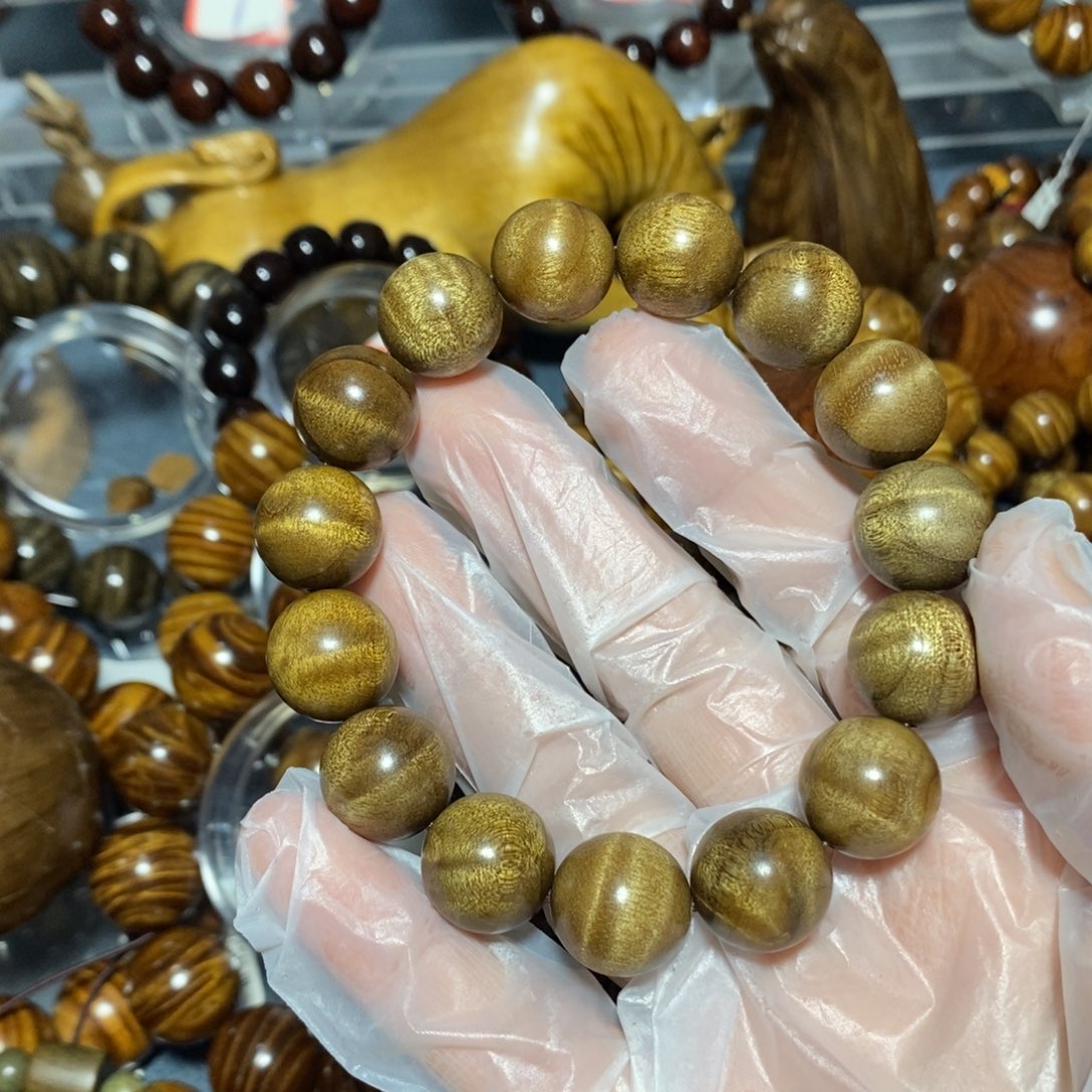 金丝楠木雕工艺品15