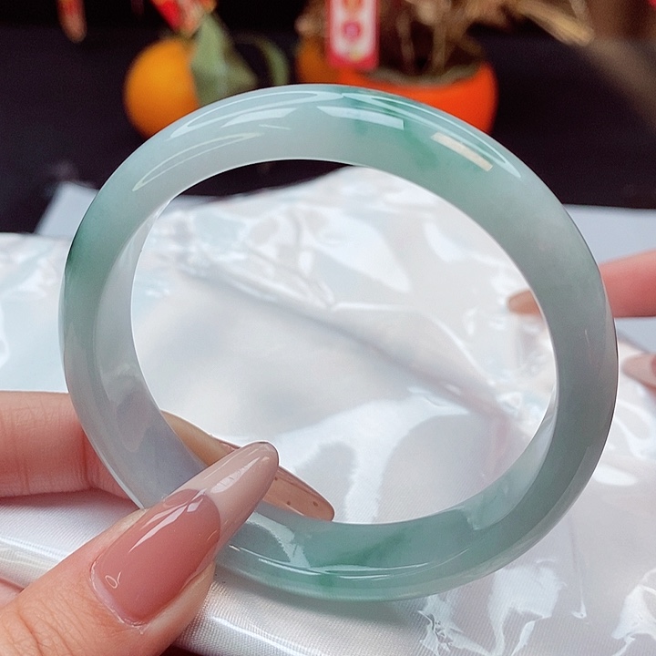 翡翠手镯未镶嵌57圈