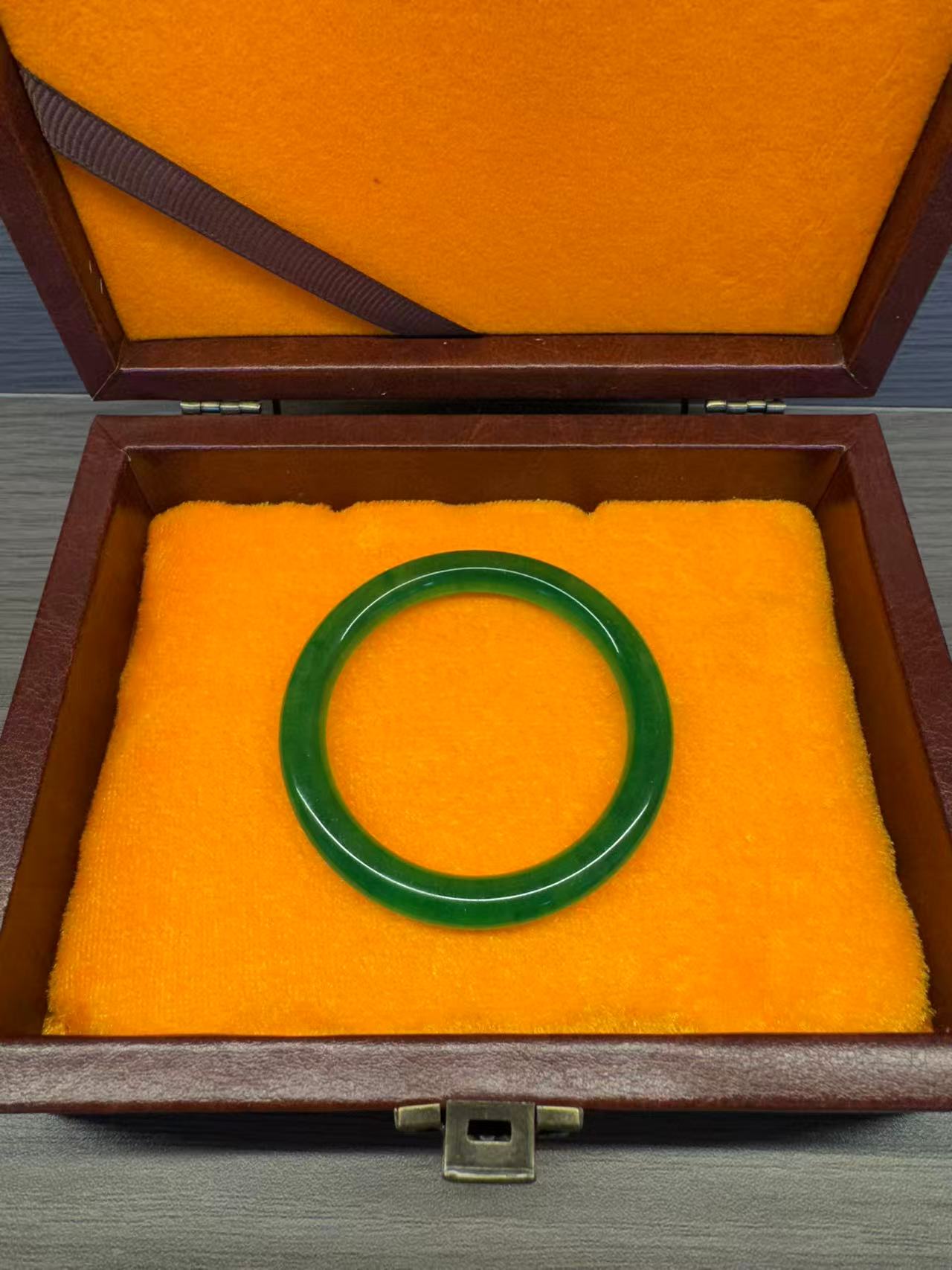  【小伍珠宝】高端细圆条满绿手镯