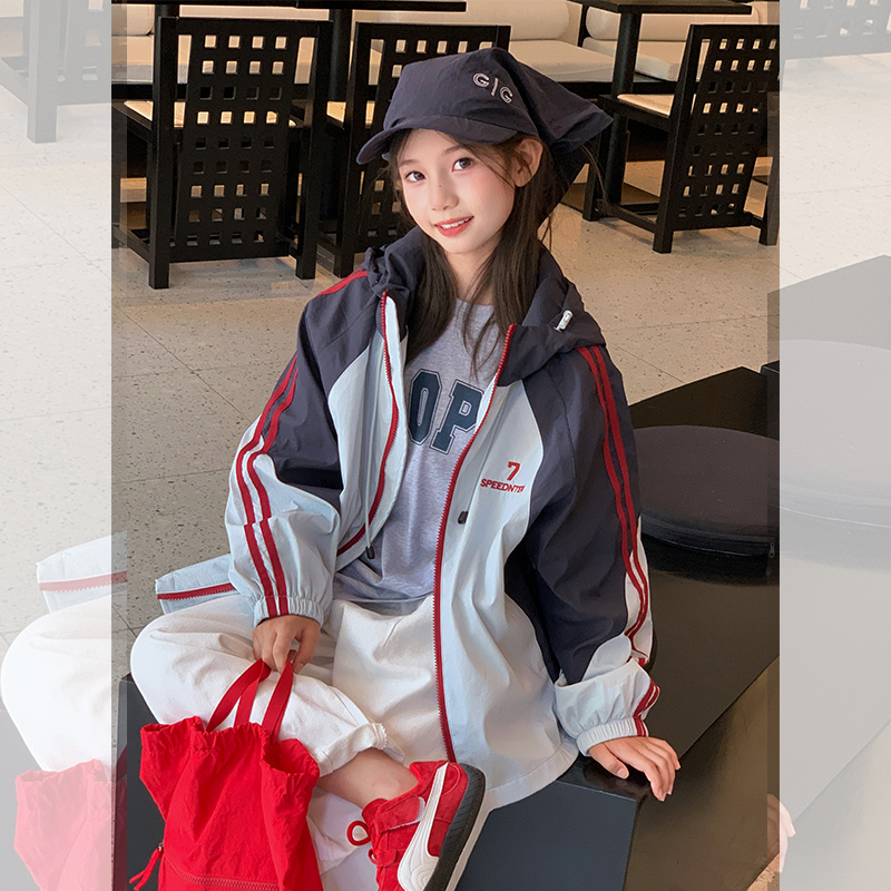 西西家女童2025秋季新款复古撞色连帽冲锋衣儿童休闲外套ZZH88007