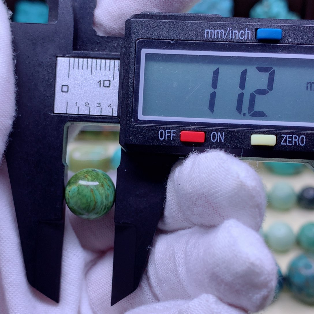 绿松石颈饰未镶嵌