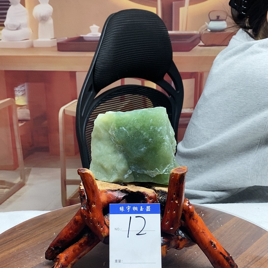 蛇纹石玉原石未镶嵌