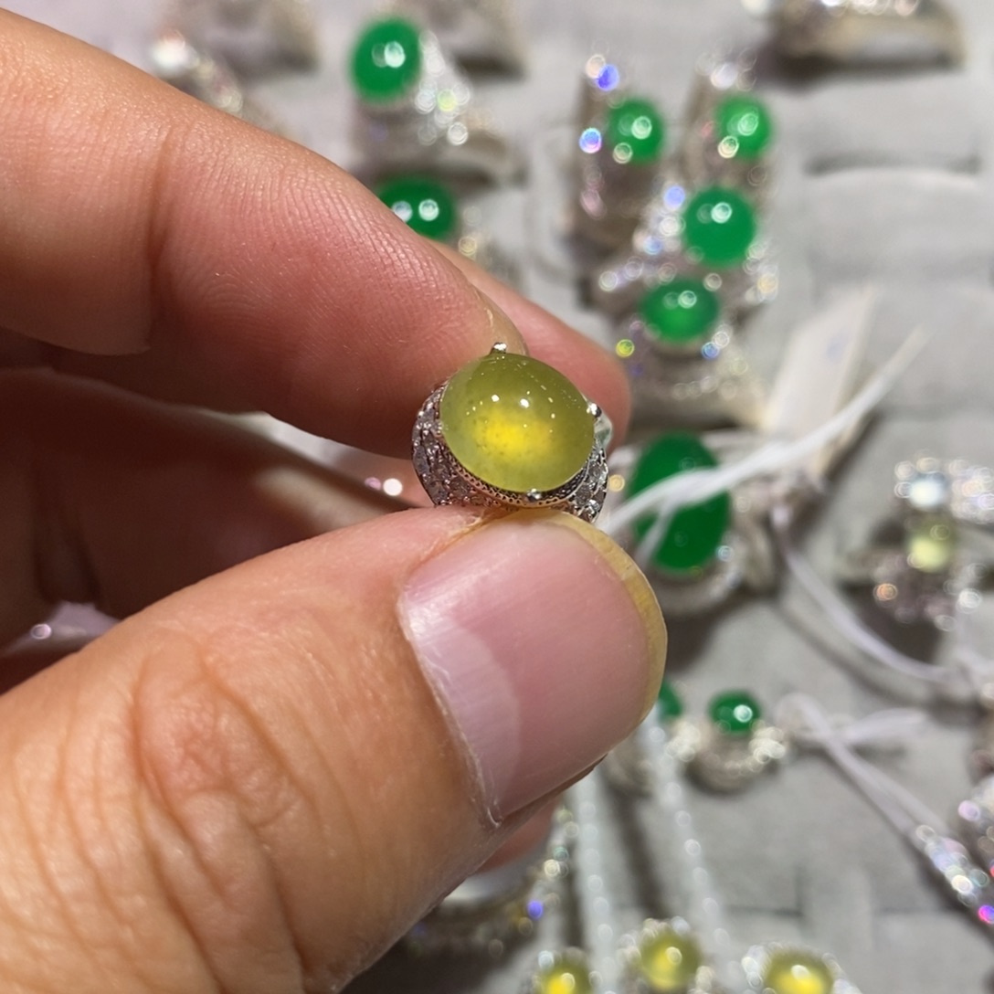 定制翡翠未镶嵌冰黄9.5mm