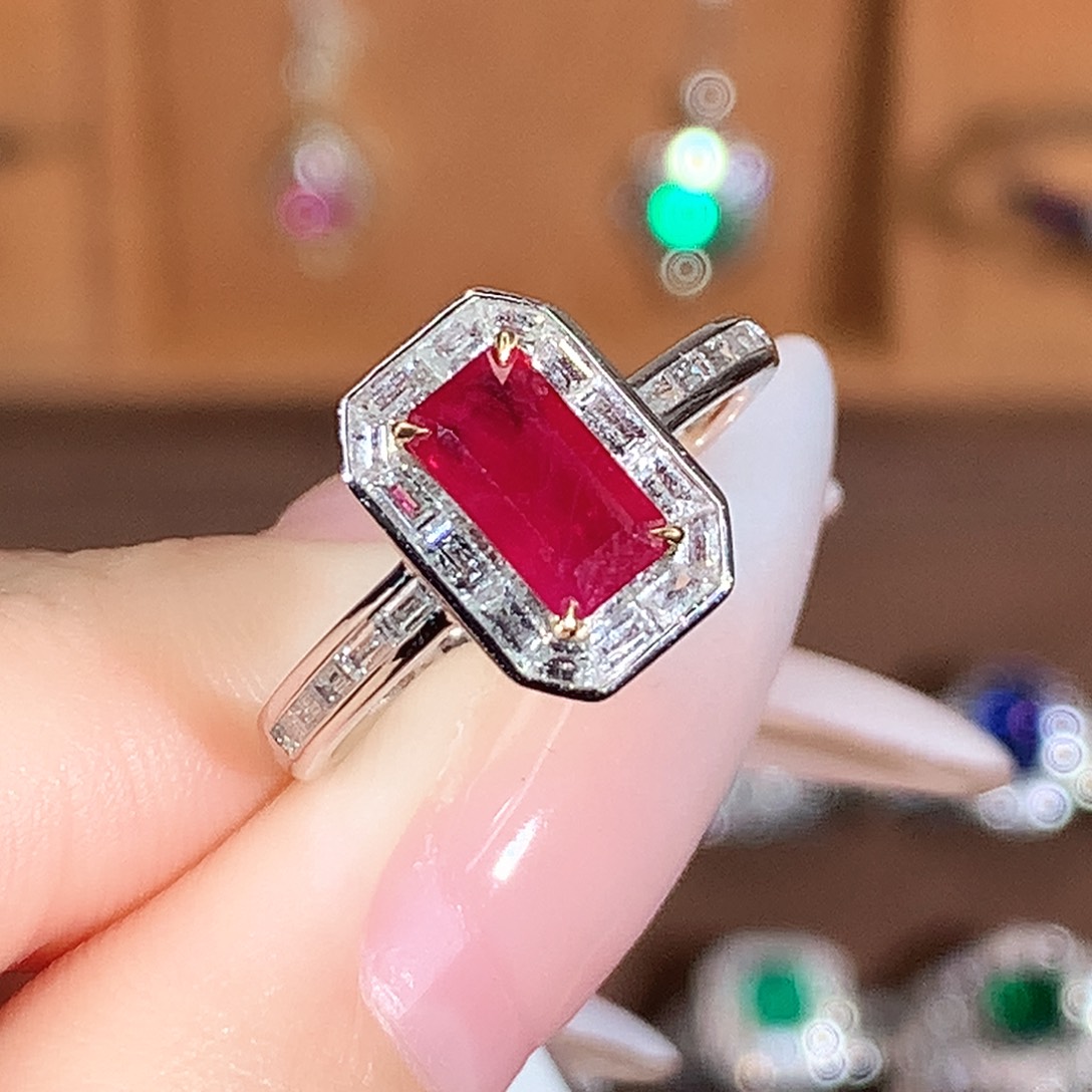 戒指18K金镶嵌红宝石0.86ct/天然宝石/七天无理由