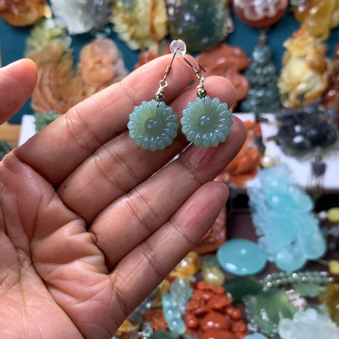 蛇纹石玉未镶嵌耳坠