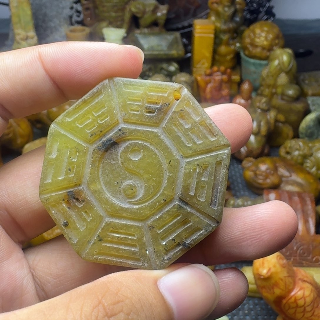 白玉菩提吊坠。。。