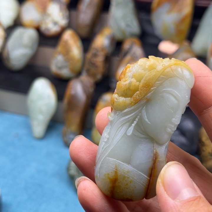 和田玉未镶嵌把件