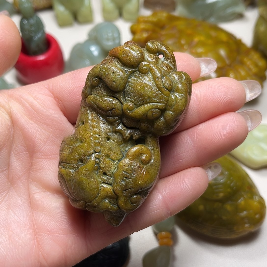 白玉菩提吊坠白玉菩提吊坠