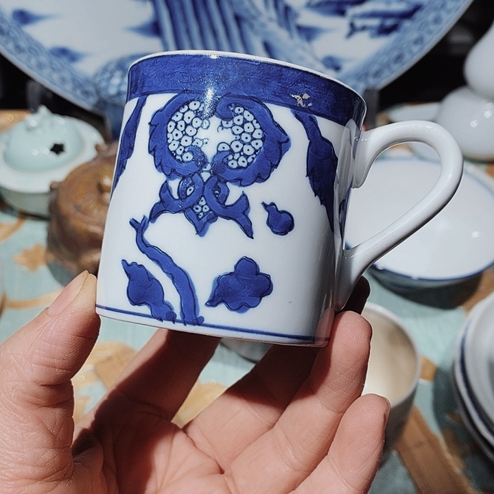 瓷片新年快乐。万事如意