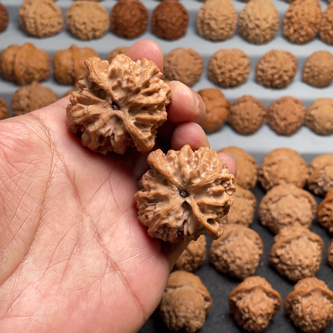 文玩核桃吊坠43苹果园