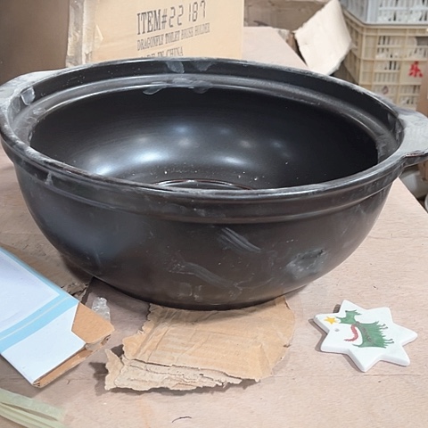 微瑕，明火，口径32高度12变形针孔拖釉无花