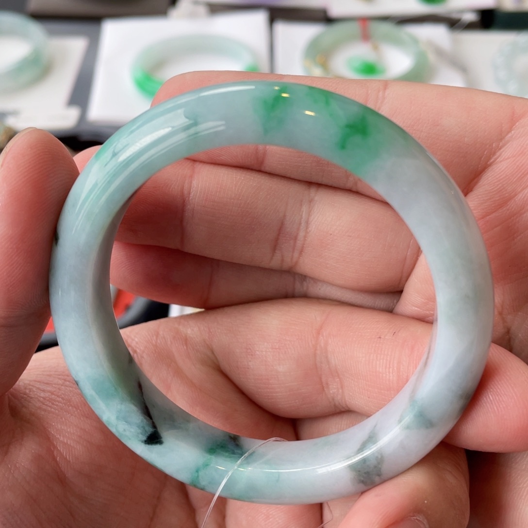 翡翠手镯未镶嵌小*55正圈