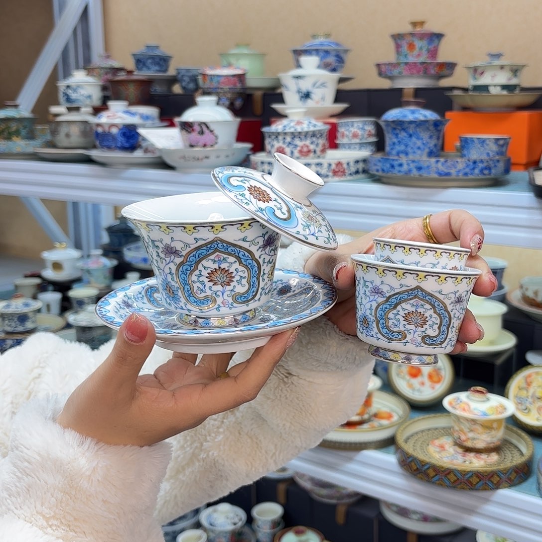 盖碗里的水煮开后放在