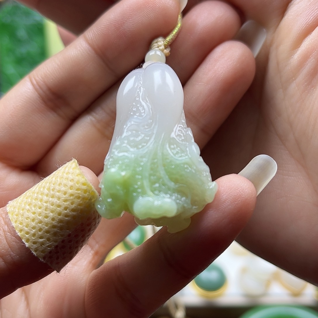 和田玉吊坠未镶嵌