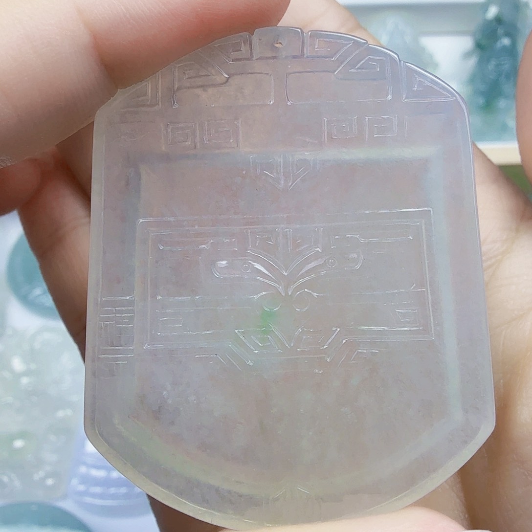 翡翠颈饰未镶嵌无事牌