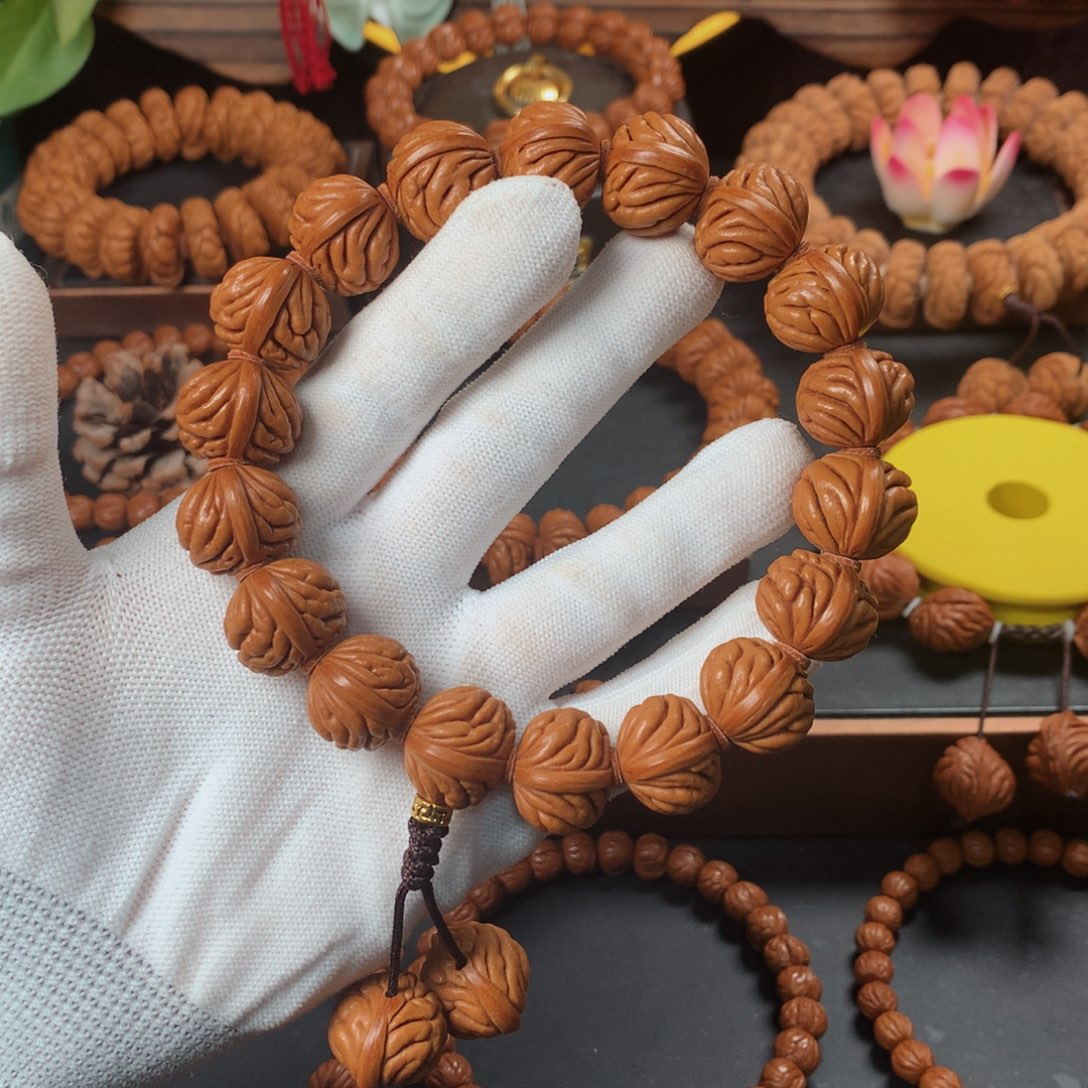 桃核吊坠18祥云手持