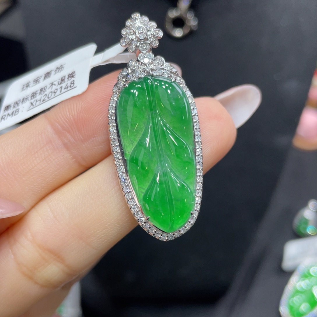 翡翠颈饰18K金镶嵌天然缅甸翡翠a货